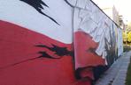Nowy mural w Rzeszowie - orzeł w koronie, żołnierze i flaga na osiedlu Pobitno