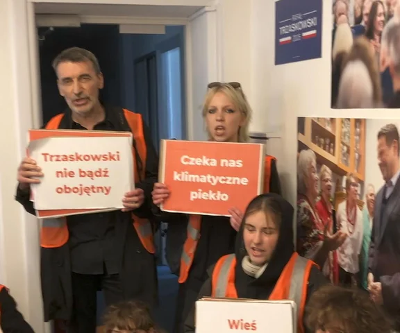 Wtargnęli do sztabu wyborczego i rozpoczęli okupację!
