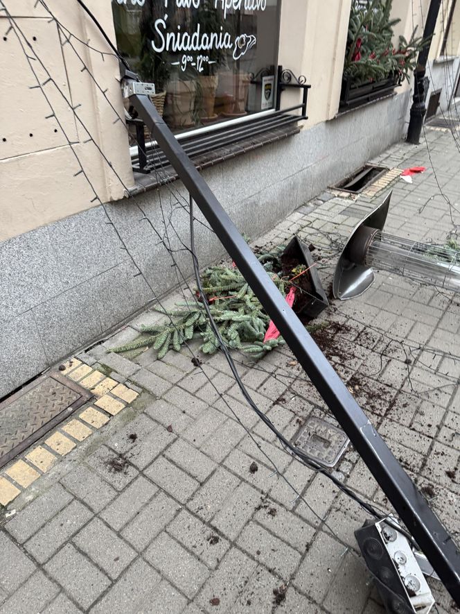 Totalna demolka w centrum Wrocławia. Ogródki przy restauracji zrujnowane, właściciele załamani 