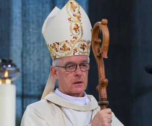 81. rocznica Powstania Warszawskiego. Uroczysta msza święta na pl. Krasińskich