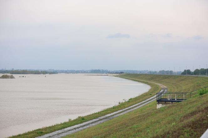 Przeciek na zaporze Racibórz. Na miejscu wojsko. Nowe informacje