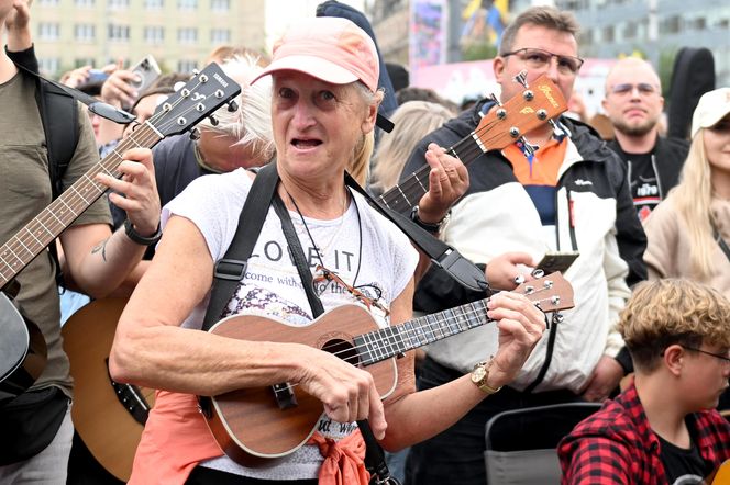 Gitarowe granie z zespołem Dżem na Rynku w Katowicach