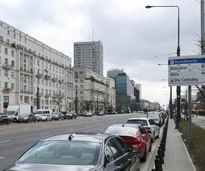 Marszałkowska w Warszawie zostanie zwężona. Tak wygląda przed przebudową 