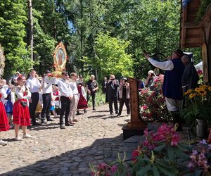XI Odpust Kaszubski na Świętej Górze Polanowskiej zgromadził na wspólnej modlitwie Kaszubów z całego Pomorza