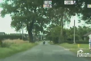 Jastrzębie-Zdrój. Motocyklista uciekał asfaltem, szutrem i po łące - WIDEO