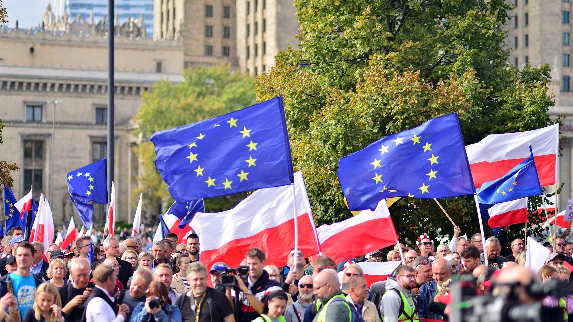 Czy Polska opuści Unię Europejską?! Aż tyle osób już tego chce! Wyniku sondażu alarm…