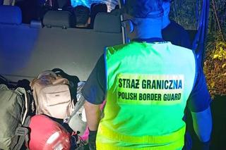 Białoruski przemytnik ludzi zatrzymany. Busem wiózł 8 Afgańczyków  