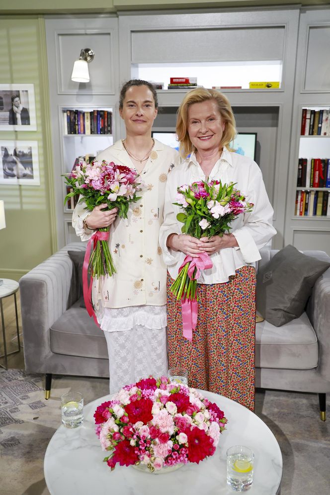 Barbara Bursztynowicz w najmodniejszej koszuli tego sezonu. Ideał dla kobiet dojrzałych