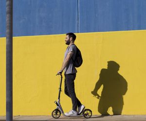 Hulajnoga dla dorosłych - zalety jazdy na hulajnodze. Jaki model wybrać?