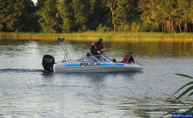 Tragedia nad jeziorem Pozorty. Utonął 43-latek, który pływał rowerem wodnym