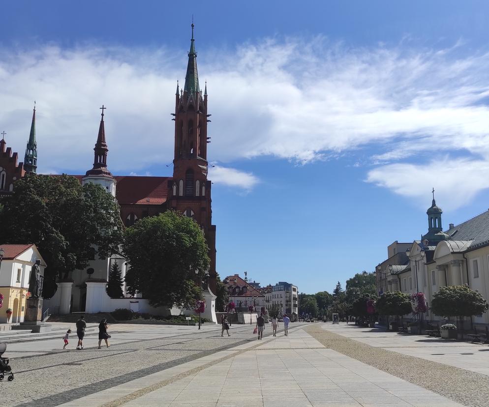 Podlaskie: Uciążliwy upał i gwałtowne burze. IMGW wydało dwa ostrzeżenia meteorologiczne