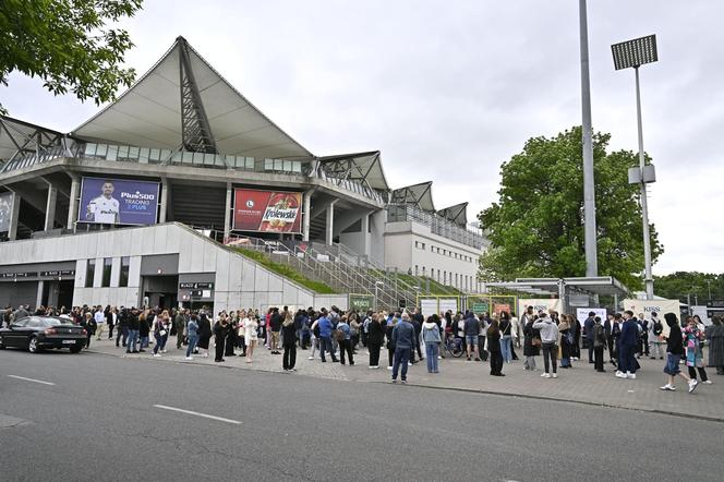 Matury 2024 w Warszawie. Tysiące uczniów zdaje egzamin dojrzałości na stadionie Legii