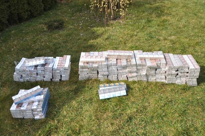 Ełk. Szedł z plecakiem wypchanym nielegalnymi papierosami. Twierdził, że to na własny użytek