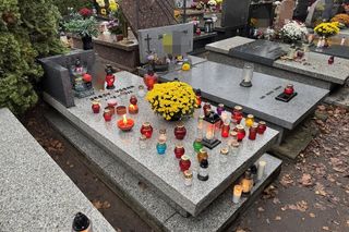 Grób Jerzego Urbana w Zaduszki. Niewiarygodne, co mu położyli na płycie!