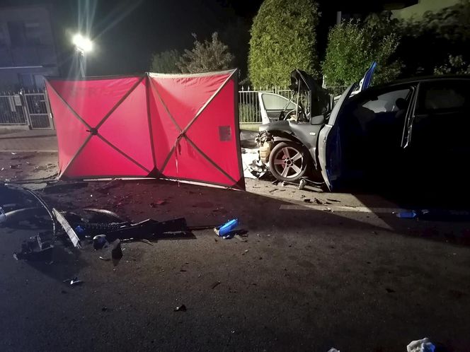  Śmiertelny wypadek pod Sieradzem. 23-letnia kobieta nie żyje [ZDJĘCIA].
