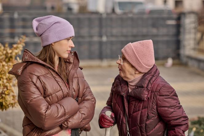 Na Wspólnej odc. 4025. Krystyna Agier (Małgorzata Knothe), Ula (Julia Jurek)