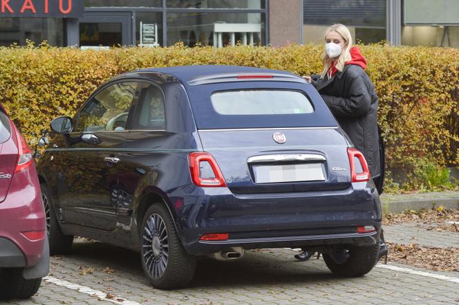 Agnieszka Woźniak-Starak jeździ Fiatem 500C Riva