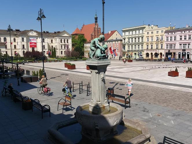 Bydgoszcz: Trwają ostatenie przygotowania do otwarcia ogródków letnich! Wiemy, gdzie będzie można usiąść i zjeść [ZDJĘCIA] 