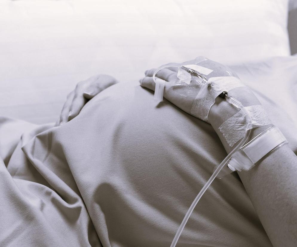  Kobieta w 7. miesiącu ciąży skarżyła się na opuchliznę. Trafiła na SOR, 2 godziny później już nie żyła