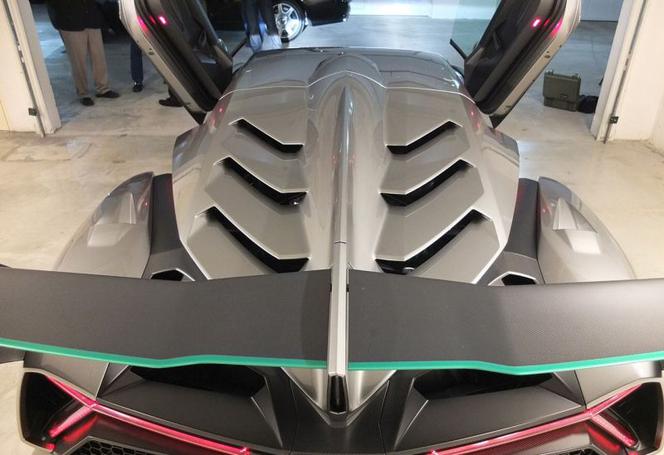 Lamborghini Veneno Roadster