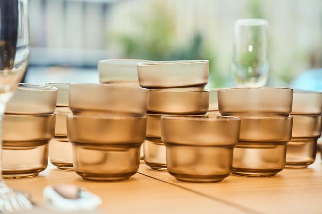 IKEA zaprasza do stołu i jedzenia nowościami i obniżonymi cenami