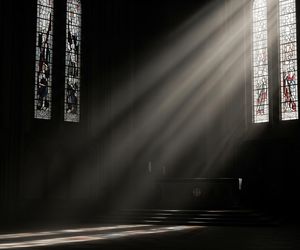 Diecezja sosnowiecka. Biskup Ważny reaguje na skandale. Czy to początek prawdziwego oczyszczenia?