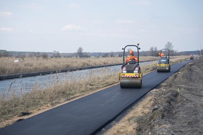 Mazurska Pętla Rowerowa nabiera kształtów! Zobacz postępy prac w okolicach Pisza [ZDJĘCIA]