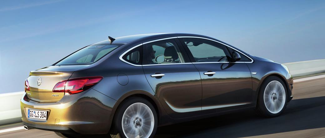 Opel Astra Sedan 2012