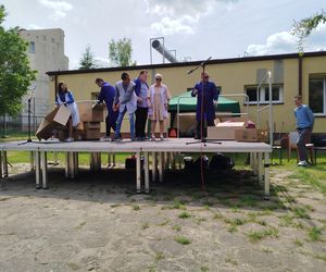 Przez lata ŚDS w Siedlcach działał w dwóch lokalizacjach, teraz już oficjalnie funkcjonuje w jednym miejscu, w budynkach dostosowanych do potrzeb osób z niepełnosprawnościami. 
