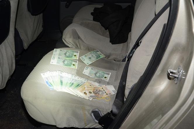 Domek letniskowy służył za przydomową fabrykę papierosów [ZDJĘCIA]