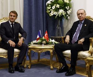 Emmanuel Macron i Donald Trump w Sharm el-Sheikh