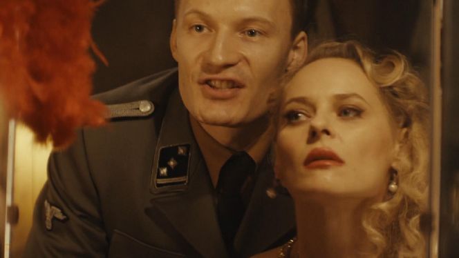 Zatoka szpiegów, odcinek 16. Engel (Michał Balicki), Greta (Karolina Kominek)