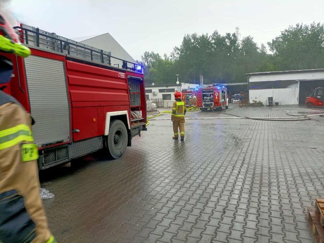 Wielki pożar hali w Gliwicach! Chmura dymu nad miastem