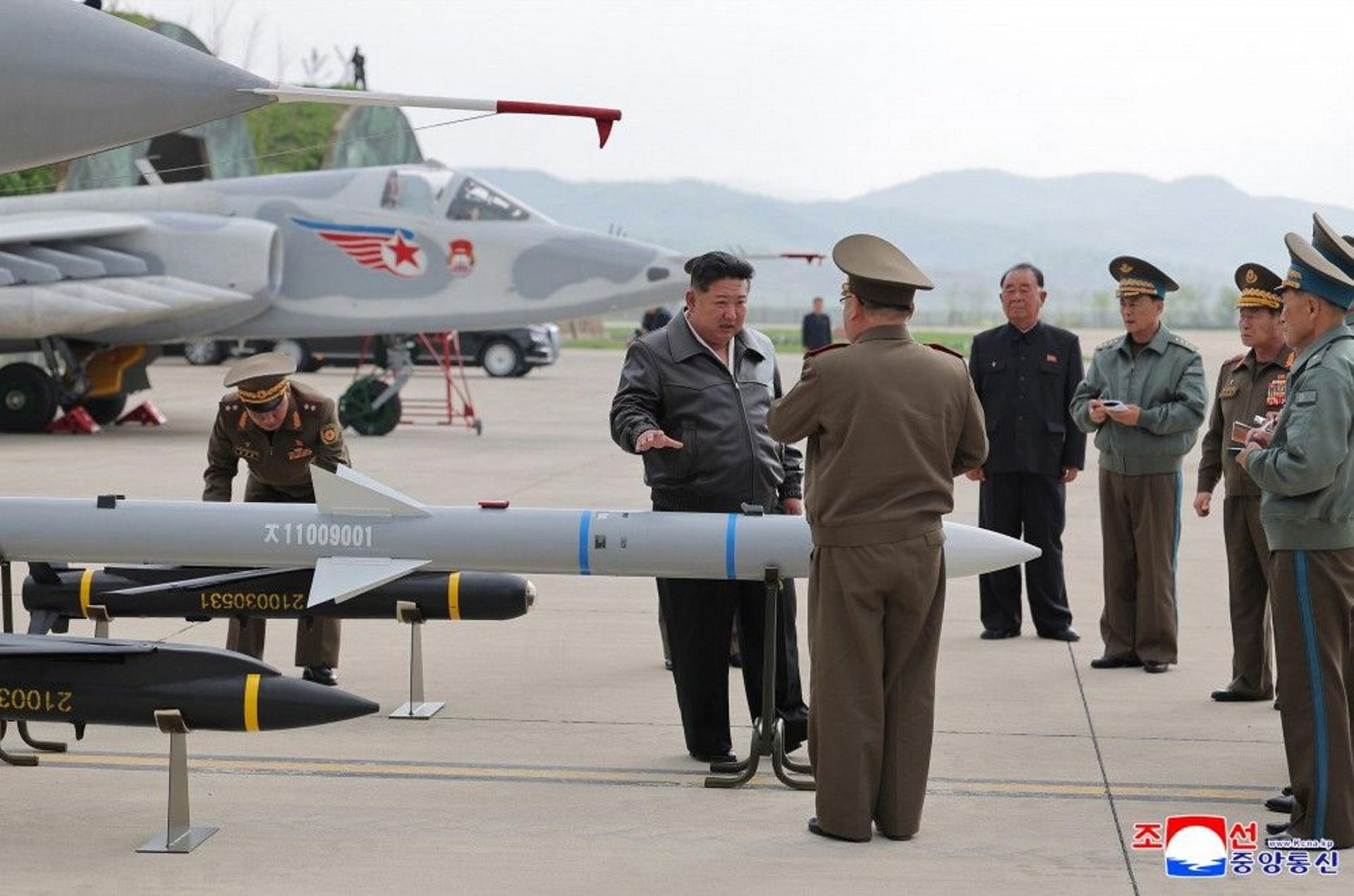 Korea Północna pokazuje nowe rakiety powietrze-powietrze