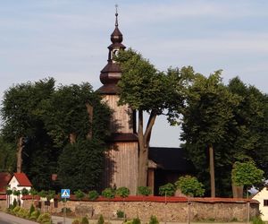 To dawna wieś rycerska w Małopolsce. Znajduje się w niej słynny kamieniołom 