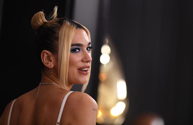  Dua Lipa jest w ciąży? Gwiazda wyjaśnia, o co chodziło z emoji butelki dla niemowląt