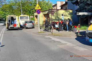 Kierowca autobusu doznał udaru w trakcie jazdy. Zatrzymał się w centrum miasta