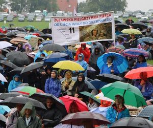 Odpust w Gietrzwałdzie. Do słynącej z Objawień Maryjnych miejscowości przyjechały tłumy