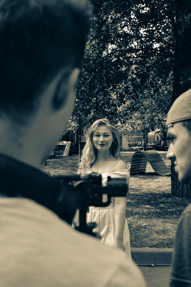 Zamojska biblioteka zachęca do zapisania się do Młodzieżowego Klubu Filmowego. Są rozmowy i projekcje