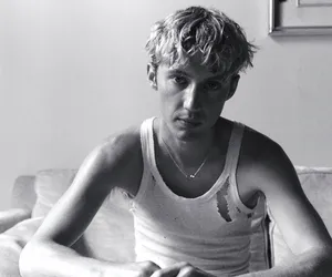 Troye Sivan rzutem na taśmę wydał hit lata 2023! Rush parkietowym bangerem