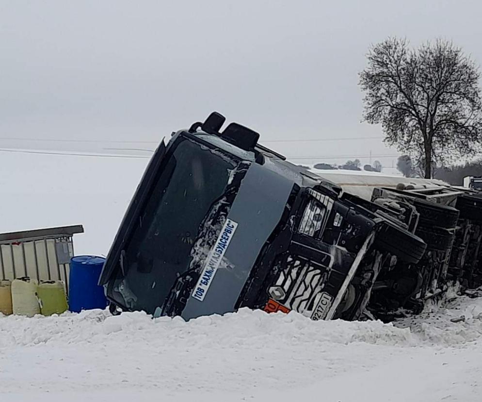 W rowie leży cysterna. Są utrudnienia na trasie Lublin – Chełm