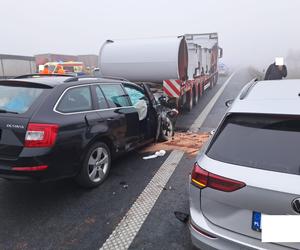 Kolizja za kolizją na S5 koło Leszna. Na wysokości Lipna w gęstej mgle wpadają na siebie samochody