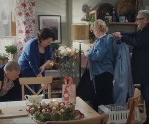 M jak miłość odc. 1857. Marta (Dominika Ostałowska), Marysia (Małgorzata Pieńkowska), Artur Rogowski (Robert Moskwa), Jacek (Robert Gonera)