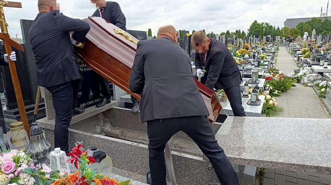 Pogrzeb pana Mikołaja z Siedlec. Do końca szukał rodziny dla 9-letniego syna. "Spełniłem swoje marzenie"