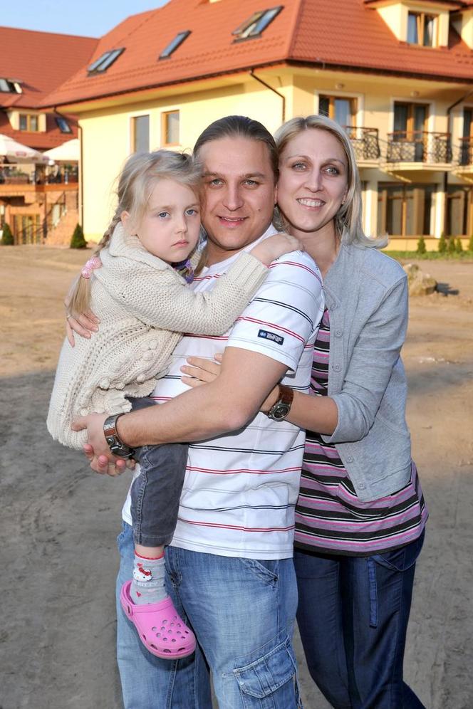 Paweł Golec z żoną i córką