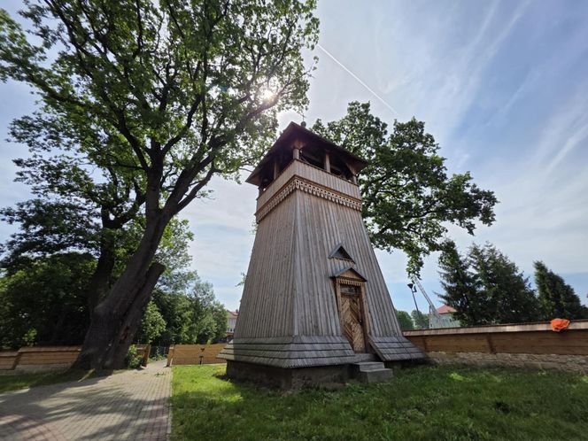 Zabytkowy kościół w Domaradzu.