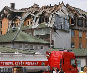 Wielki pożar w Ząbkach. Mieszkańcy wracają po najważniejsze rzeczy. Śledztwo trwa