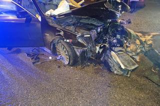 BMW wbiło się w budynek w Barwicach