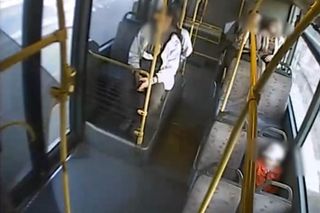 Czterolatek jechał sam autobusem.  Zobacz, co zrobił kierowca, jest nagranie 