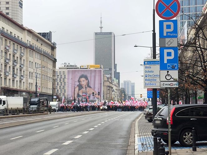 Marsz Niepodległości 2025 na żywo. Relacja z Warszawy. "Chcę zobaczyć Polskę samodzielną i niezakompleksioną"
